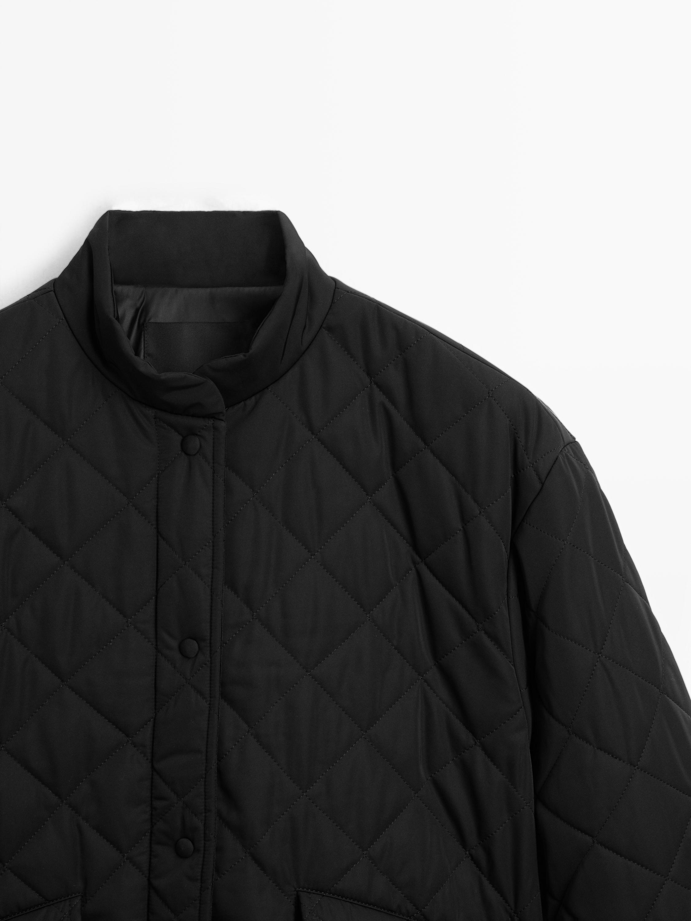 Short water-repellent puffer jacket